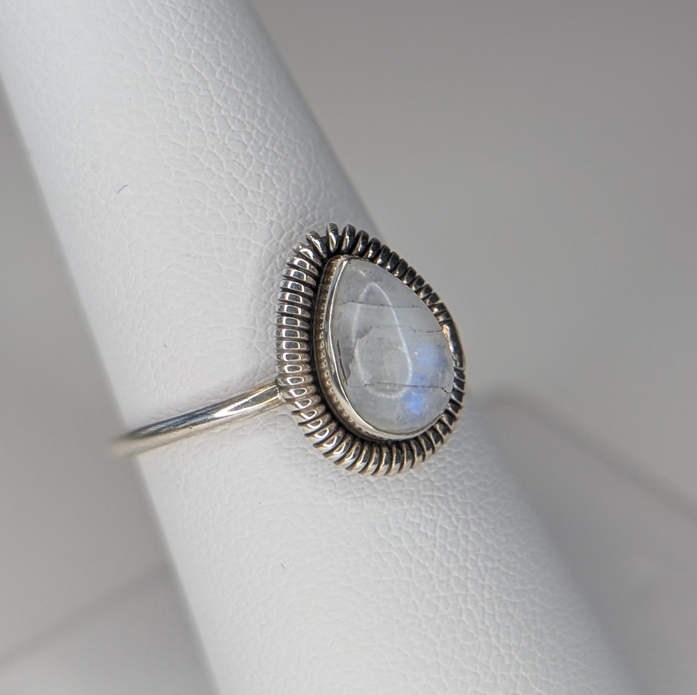 Solid Sterling Moonstone Ring 7.5 - image 2